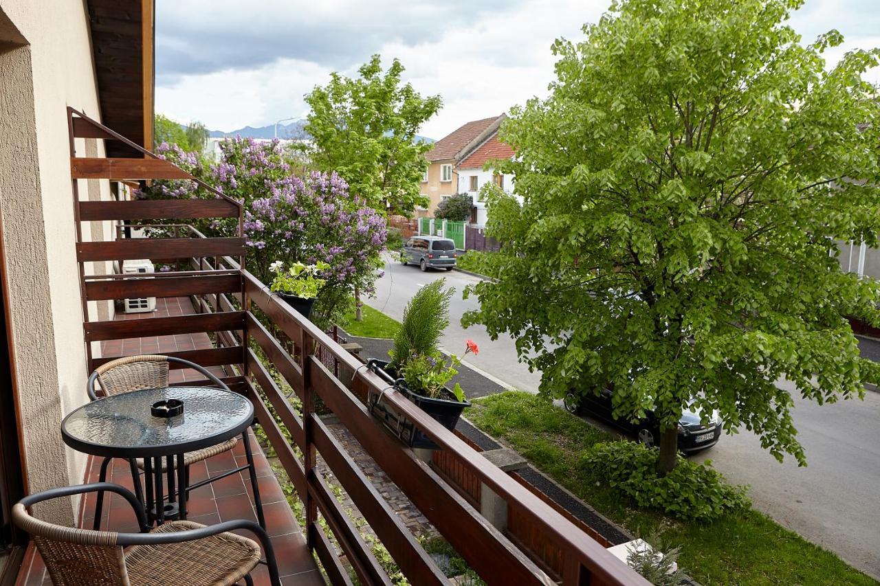Apartament Rozelor Brașov Exterior foto